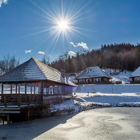 Vatra Boiereasca Oda ve Kahvaltı Cacica